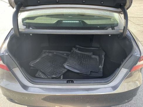 Used 2021 Toyota Camry LE image 13