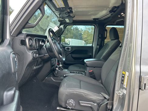 Used 2020 Jeep Gladiator Sport w/ Quick Order Package 24S image 15