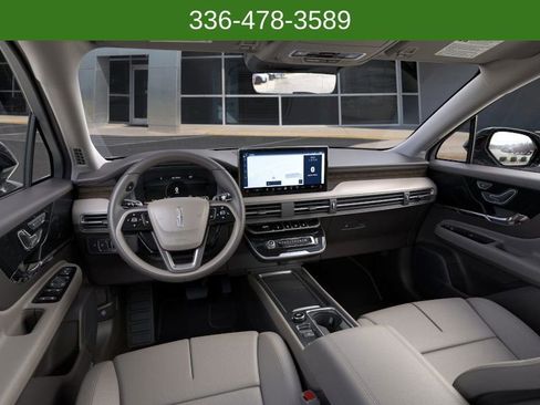 New 2024 Lincoln Corsair Reserve w/ Equipment Group 201A image 9