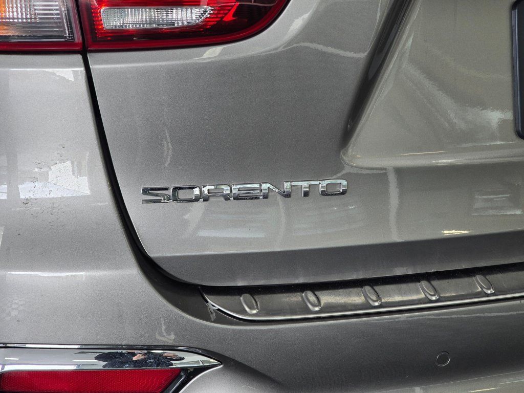 Used 2019 Kia Sorento SX FWD image 13