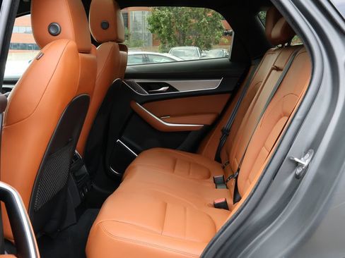Used 2026 Jaguar F-PACE R-Dynamic S AWD/4WD image 27