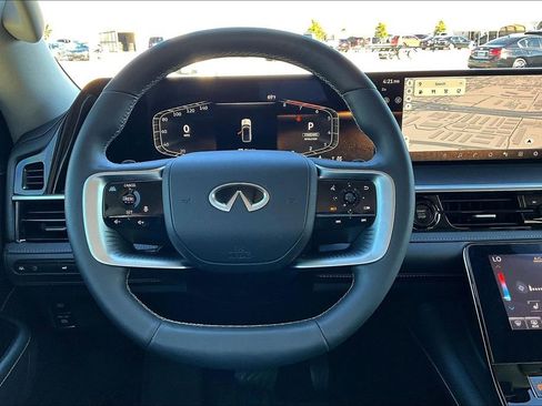 Certified 2025 INFINITI QX80 Pure image 7