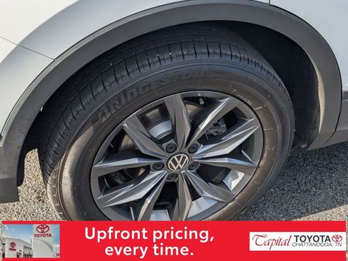 Used 2022 Volkswagen Tiguan SE image 9
