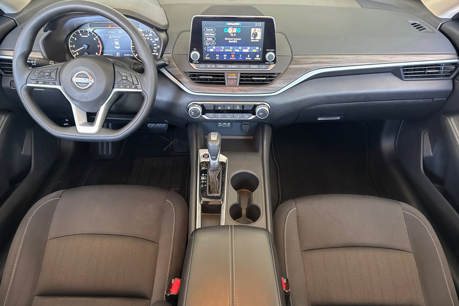 Used 2025 Nissan Altima 2.5 SV FWD image 16