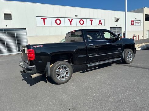 Used 2016 Chevrolet Silverado 2500 High Country w/ Duramax Plus Package AWD/4WD image 8