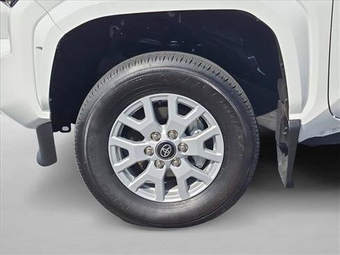 Used 2025 Toyota Tacoma SR5 AWD/4WD image 24