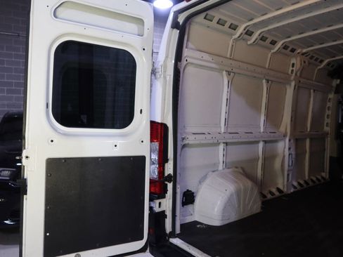 Used 2021 RAM ProMaster 2500 FWD image 17