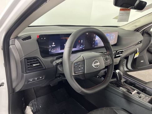 New 2026 Nissan Sentra SR w/ SR Premium Package FWD image 20