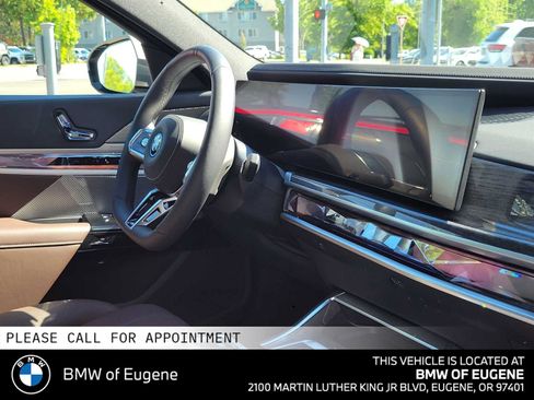 Used 2025 BMW i7 eDrive50 w/ M Sport Package RWD image 12