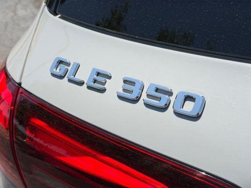 Used 2025 Mercedes-Benz GLE 350 4MATIC image 23