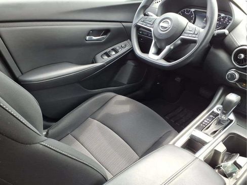 Used 2024 Nissan Sentra SV FWD image 9