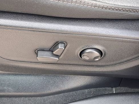 Used 2022 RAM 1500 Big Horn AWD/4WD image 7