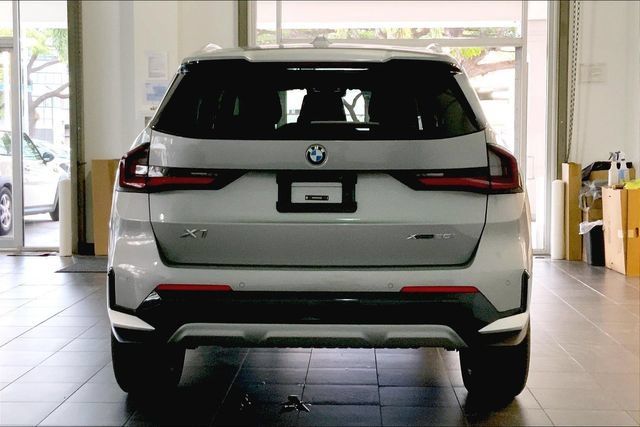 Used 2023 BMW X1 xDrive28i AWD/4WD image 4