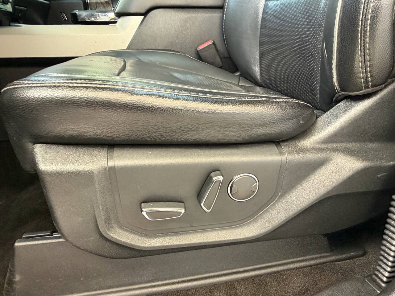 Used 2017 Ford F250 Lariat AWD/4WD image 5
