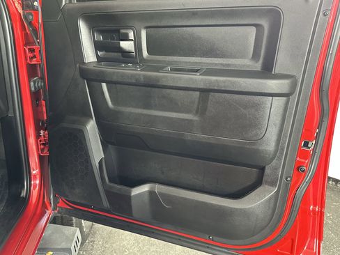 Used 2018 RAM 2500 Tradesman w/ Chrome Appearance Group image 34