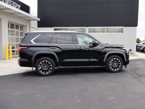 Used 2024 Toyota Sequoia Limited image 9