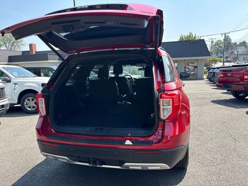 Used 2020 Ford Explorer XLT w/ Equipment Group 202A image 7