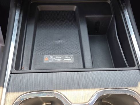 Used 2024 GMC Acadia Elevation w/ Luxury Package image 13