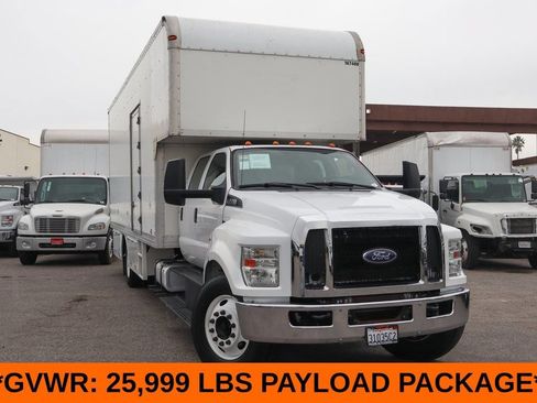 Used 2016 Ford F650 2WD Crew Cab Super Duty image 2