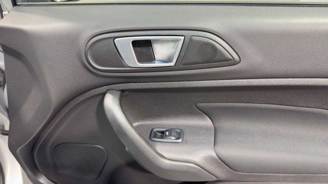 Used 2015 Ford Fiesta SE FWD image 13