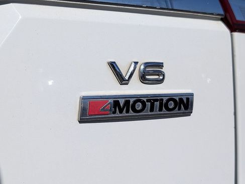 Used 2018 Volkswagen Atlas SEL Premium image 12