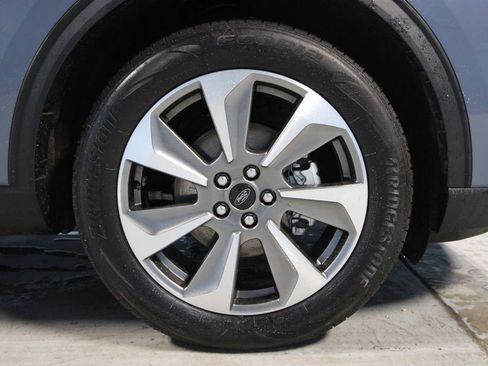 Used 2025 Ford Escape Platinum w/ Premium Technology Package image 37