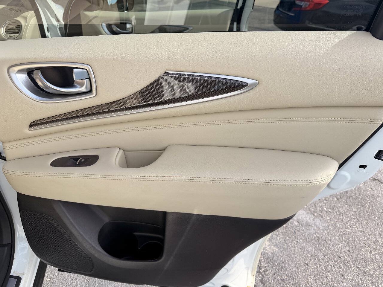 Used 2018 INFINITI QX60 FWD image 17