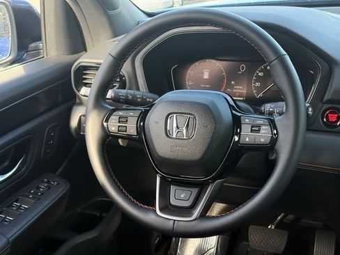 Used 2025 Honda Pilot TrailSport image 22