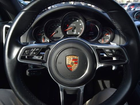 Used 2016 Porsche Cayenne image 23