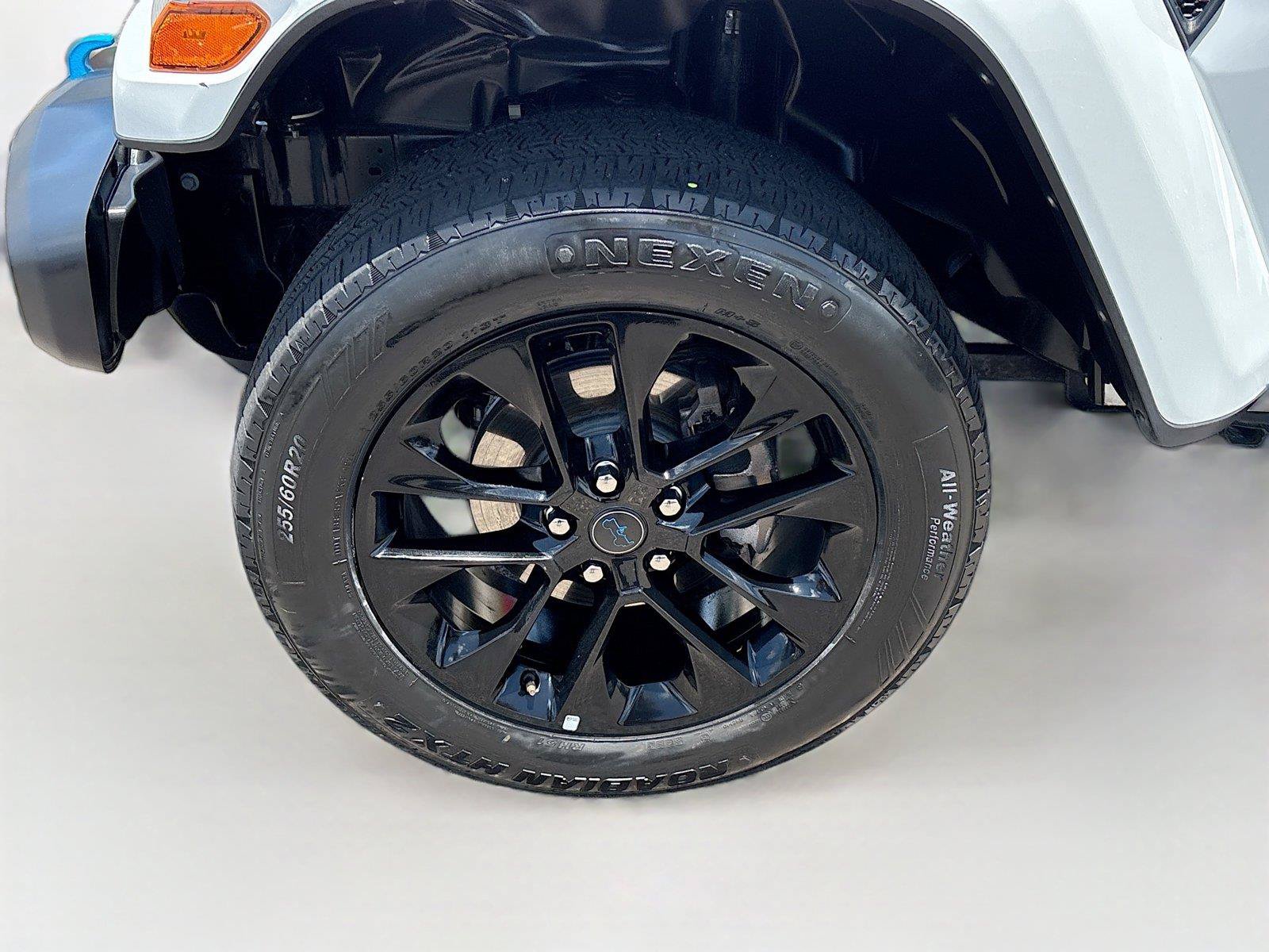 Used 2024 Jeep Wrangler Unlimited Sahara AWD/4WD image 30