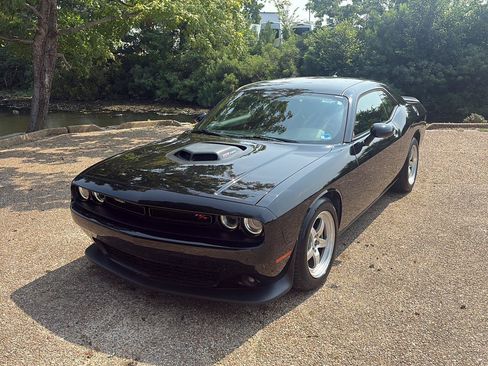 Used 2016 Dodge Challenger R/T Scat Pack RWD image 12
