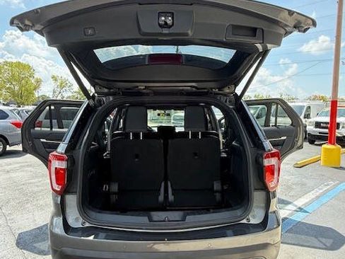Used 2017 Ford Explorer Limited image 9