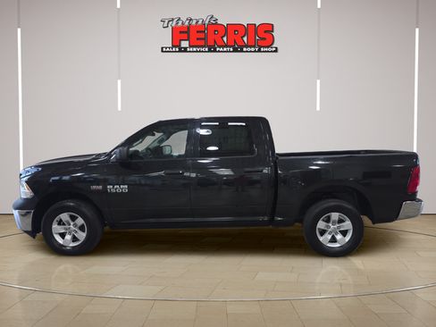 Used 2017 RAM 1500 ST w/ SXT Appearance Group AWD/4WD image 2