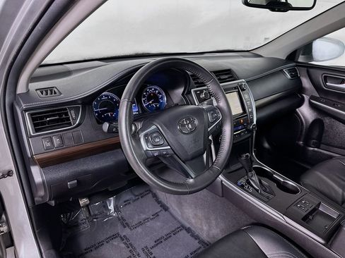 Used 2017 Toyota Camry XLE w/ Moonroof Package image 10