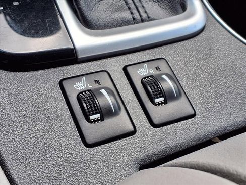 Used 2014 Toyota Highlander XLE image 24