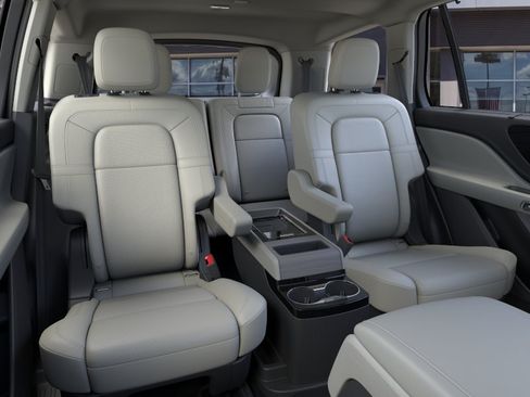 New 2026 Lincoln Aviator Reserve w/ Luxury Package RWD image 35