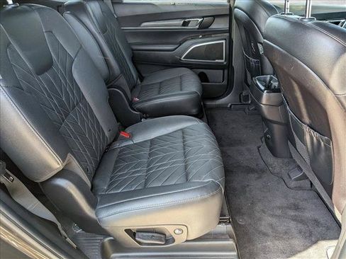 Used 2024 Kia Telluride EX X-Line AWD/4WD image 17