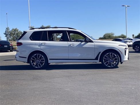 New 2025 BMW X7 M60i w/ Climate Comfort Package image 5