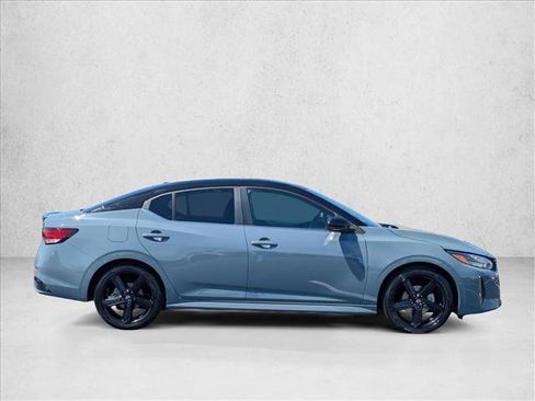 Used 2024 Nissan Sentra SR FWD image 4