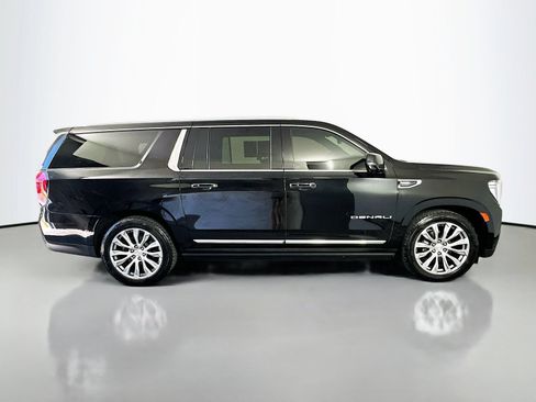 Used 2021 GMC Yukon XL Denali w/ Denali Ultimate Package AWD/4WD image 8