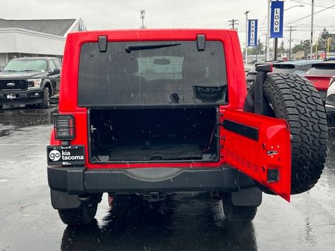 Used 2015 Jeep Wrangler Unlimited Sahara w/ Quick Order Package 24X AWD/4WD image 9