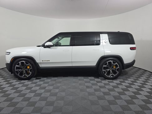 Used 2023 Rivian R1S Adventure AWD/4WD image 2