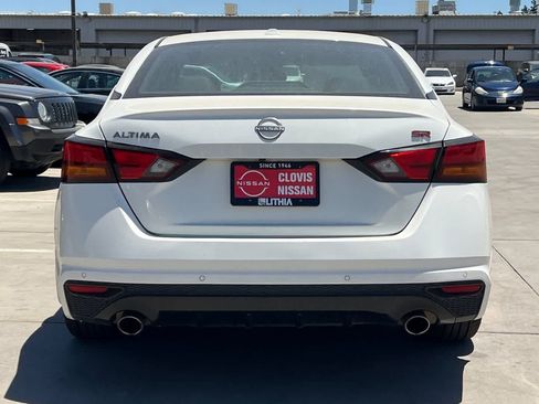 Used 2024 Nissan Altima 2.5 SR FWD image 8