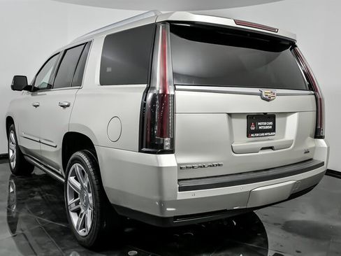 Used 2015 Cadillac Escalade Premium image 8
