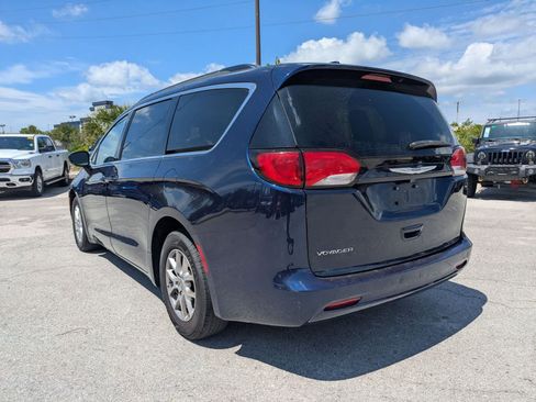 Used 2020 Chrysler Voyager Lxi FWD image 4