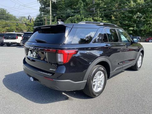 Used 2026 Ford Explorer Active AWD/4WD image 7