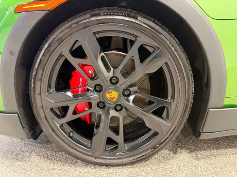 Used 2023 Porsche Taycan 4S w/ Performance Package image 28