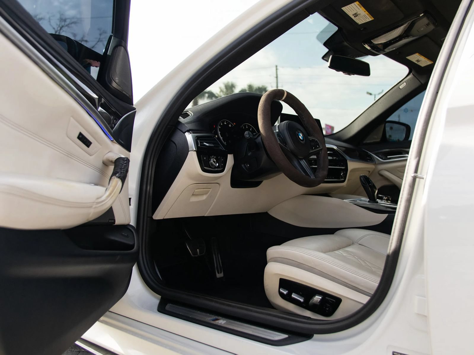 Used 2017 BMW 540i RWD image 15