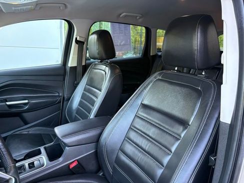 Used 2017 Ford Escape SE w/ SE Leather Comfort Package image 12