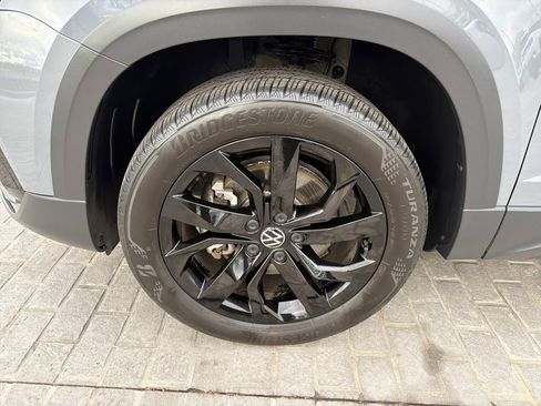 Certified 2023 Volkswagen Taos SE w/ Panoramic Sunroof Package image 28